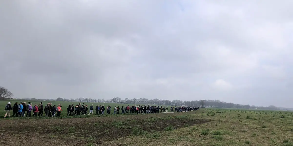 Zicht op deelnemers van de Swentibold-Mars in Sittard, editie 2023.